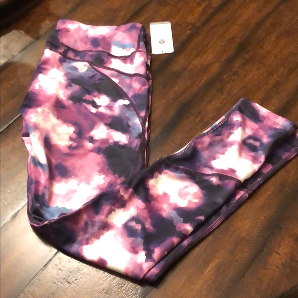 NWT Apana Yoga Pants size Large pixie bloom